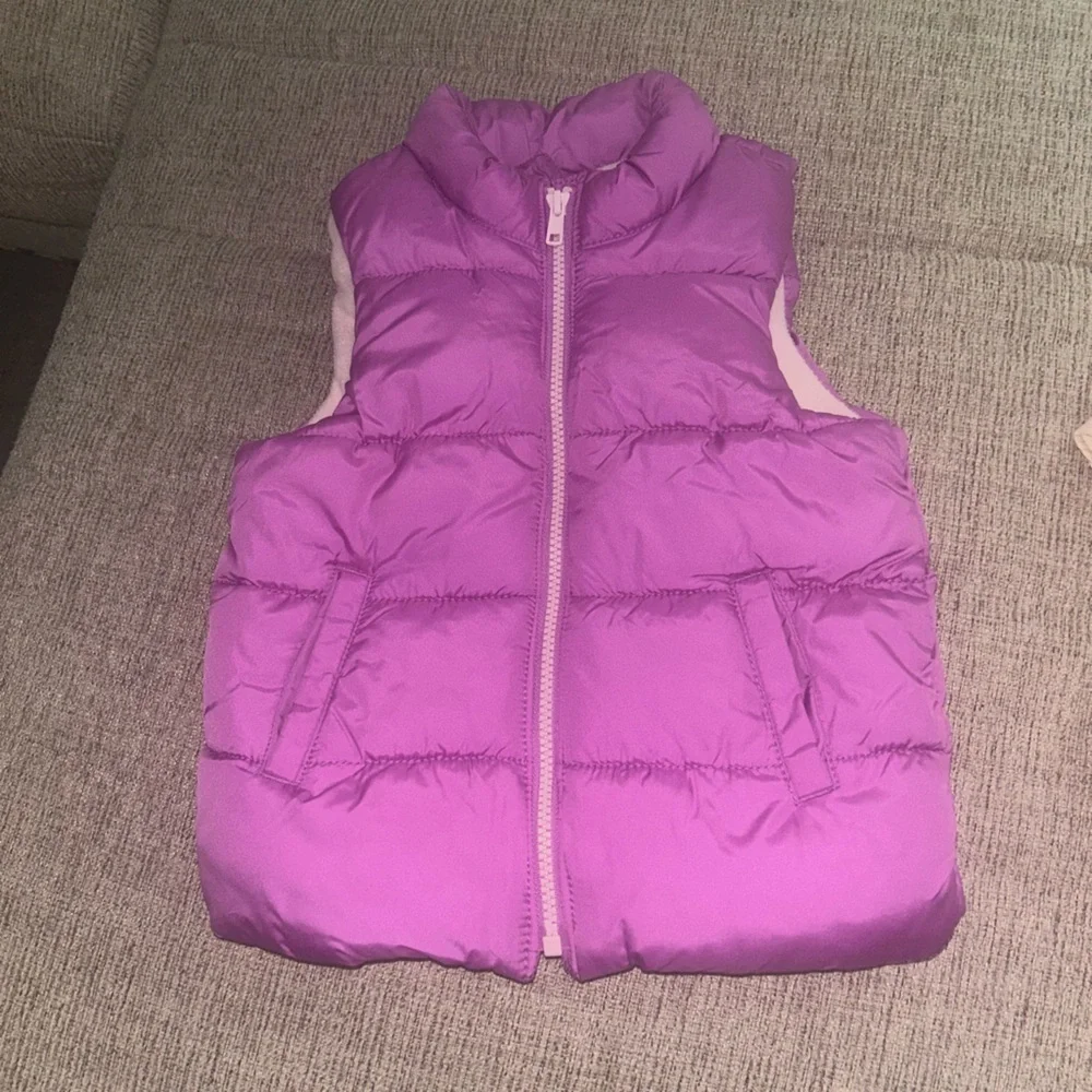 Lot of 2 vests for girls size 4T